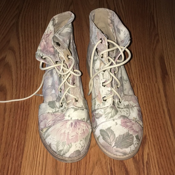 Floral combat boots - Picture 2 of 2